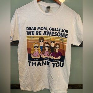 Dear Mom graphic t shirt sz small NWOT